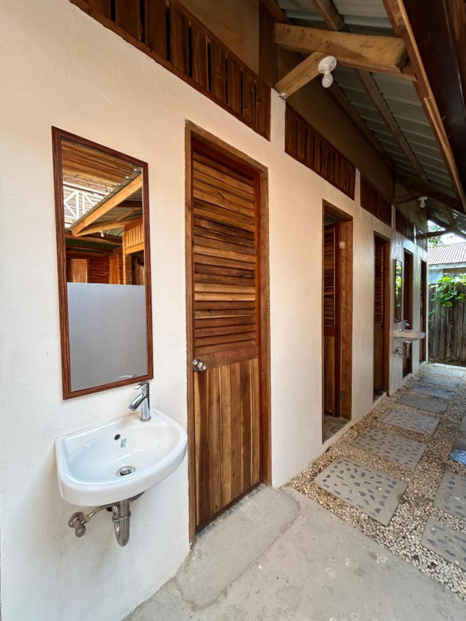 Islanders Hostel Port Barton San Vicente  Extérieur photo